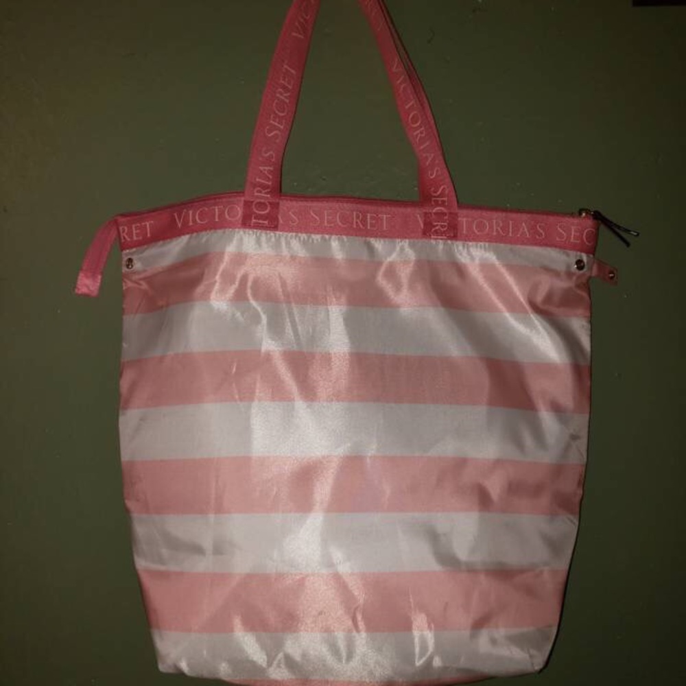 Victoria pink cooler tote